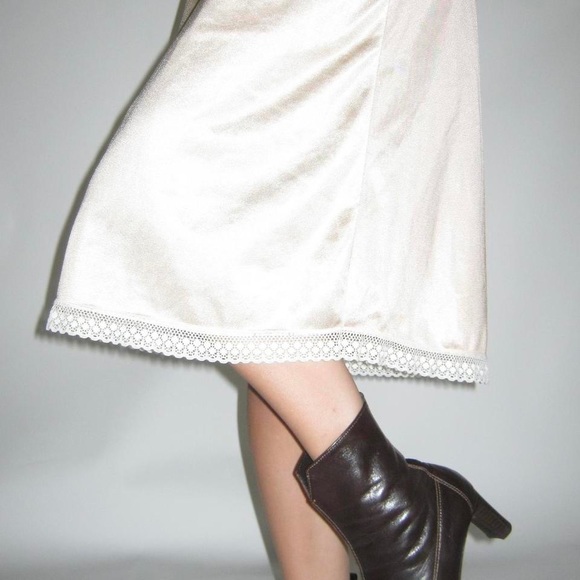 Gold midi slip dress with lace trim - Picture 3 of 4